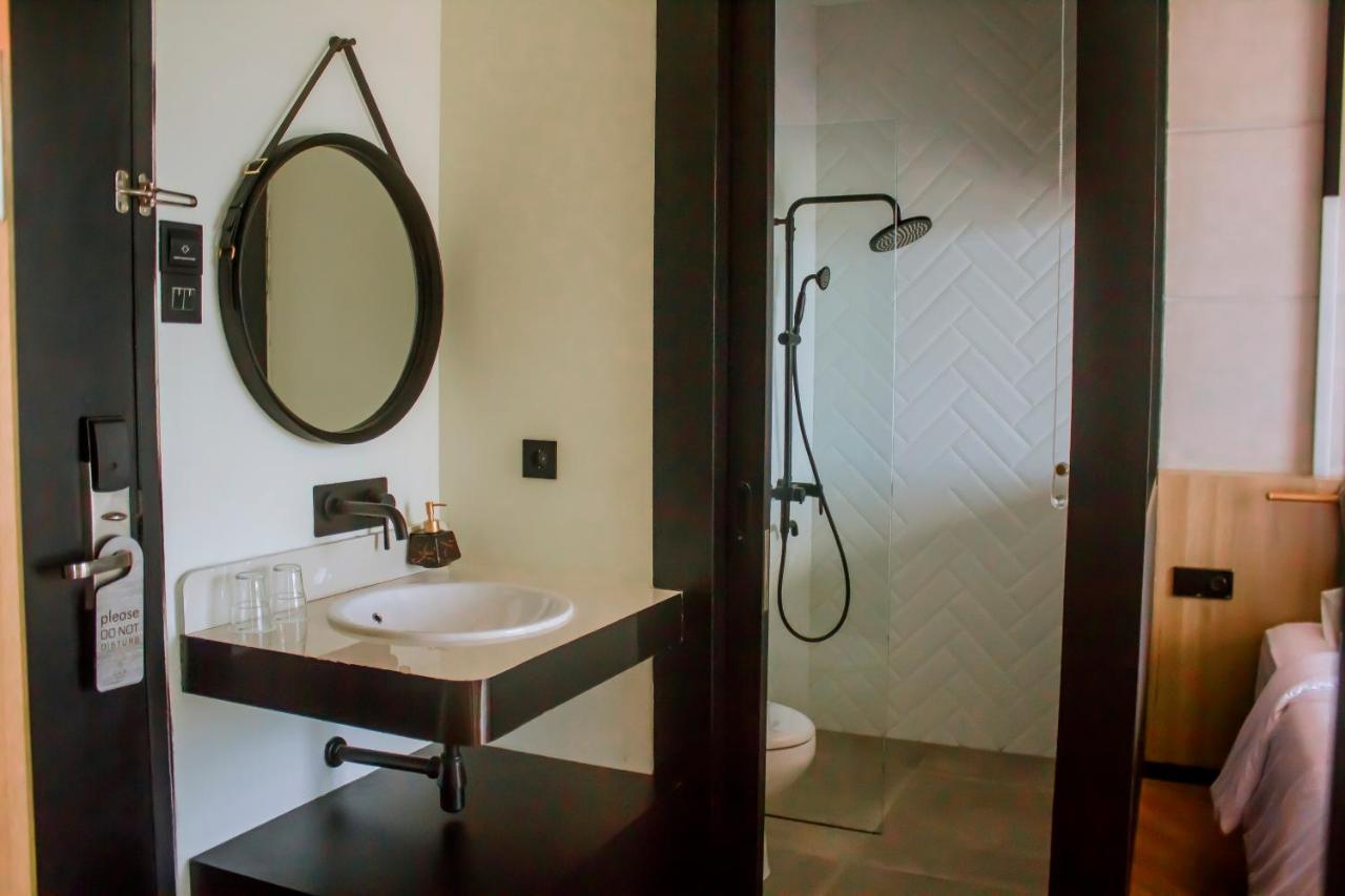 Gaia Hotel Ternate Exterior photo
